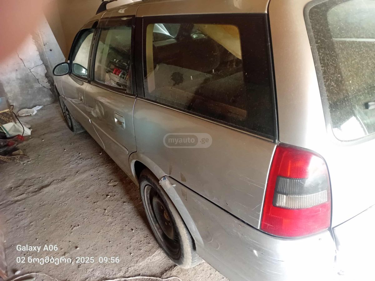 Opel Vectra 2001 — photo 2