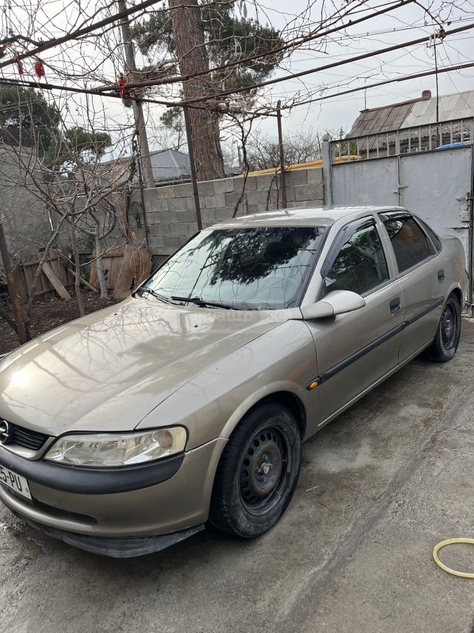 Opel Vectra 1996 — photo 2