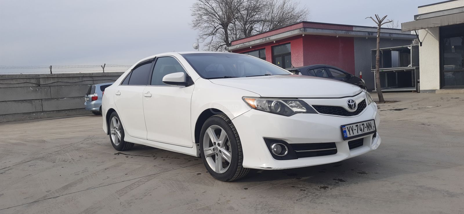 Toyota Camry 2014 — photo 2