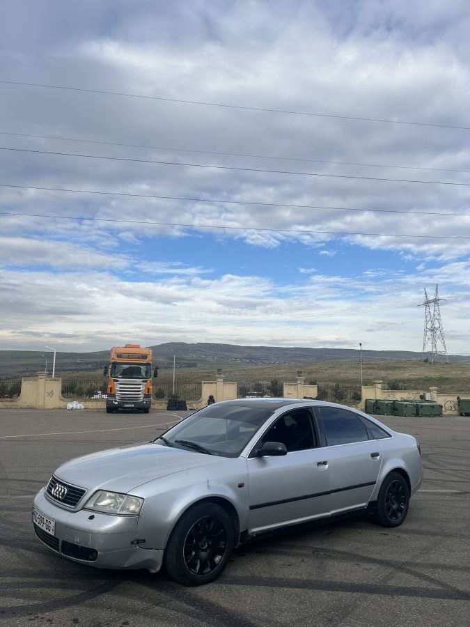Audi A6 2001 — photo 2