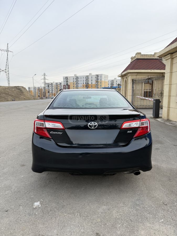 Toyota Camry 2013 — photo 2