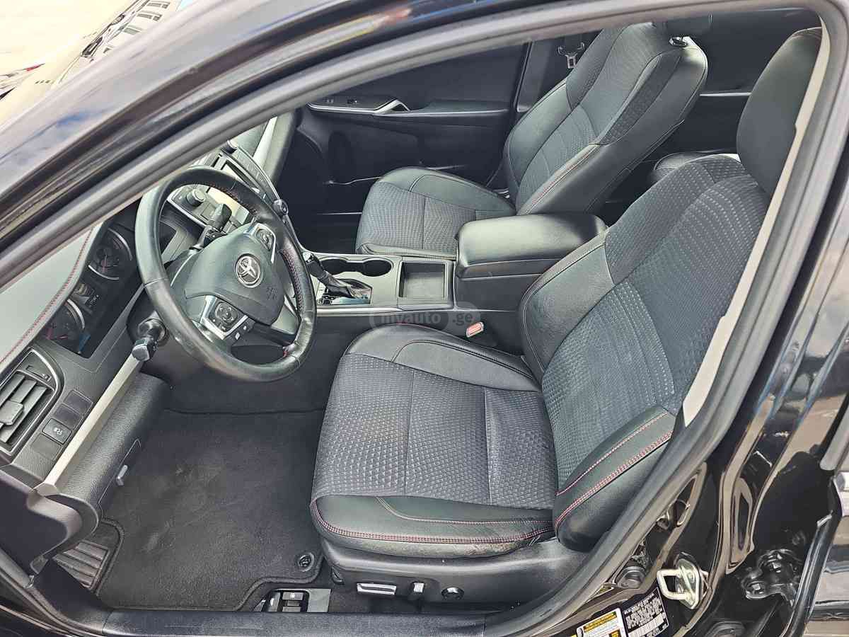 Toyota Camry 2015 — photo 2