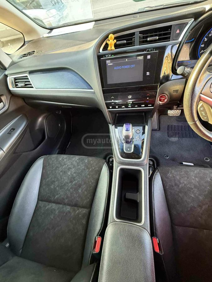 Honda Fit Shuttle 2016 — photo 2
