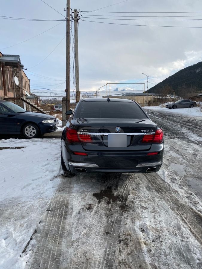 BMW 750