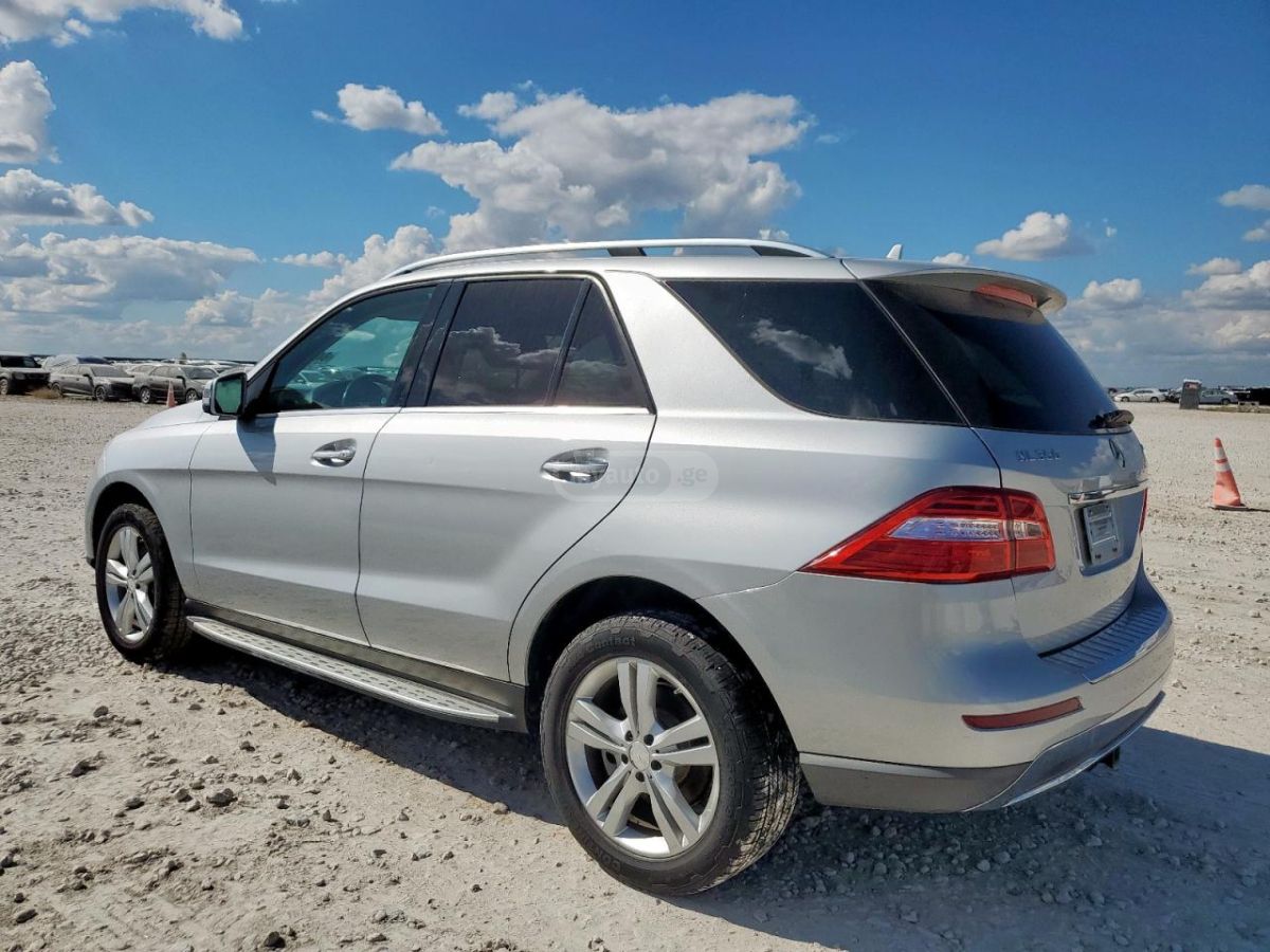 Mercedes-Benz ML 350 2014 — photo 2