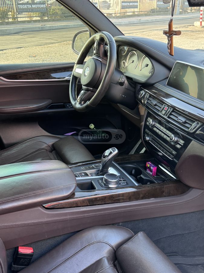 BMW X5 2017 — photo 2