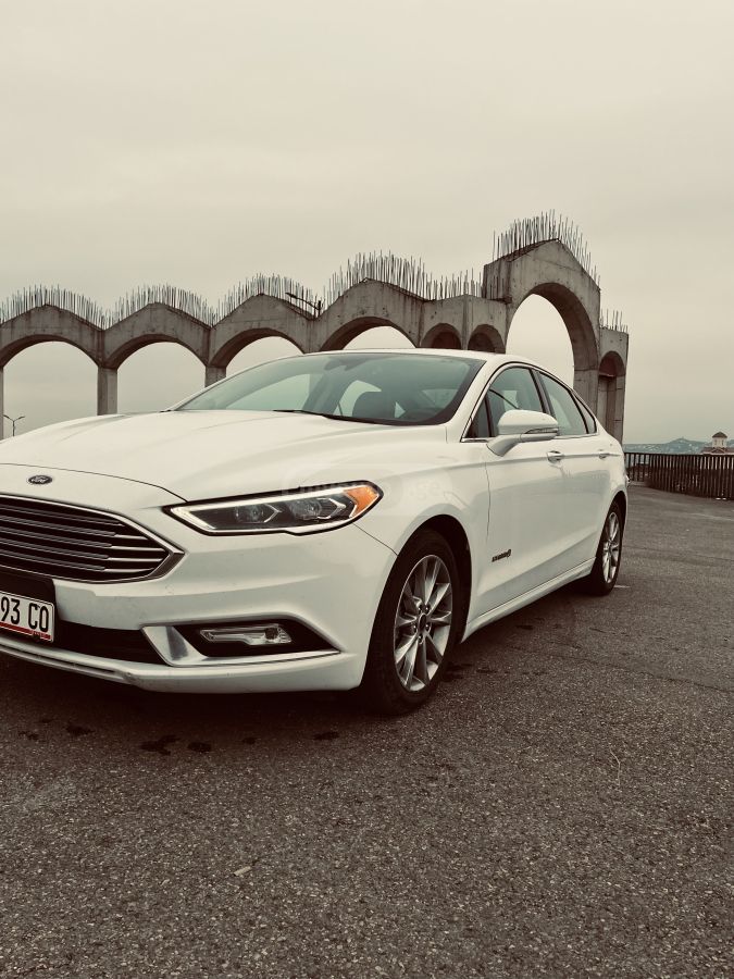 Ford Fusion 2017 — photo 2