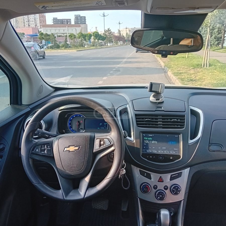 Chevrolet Trax 2016 — photo 2