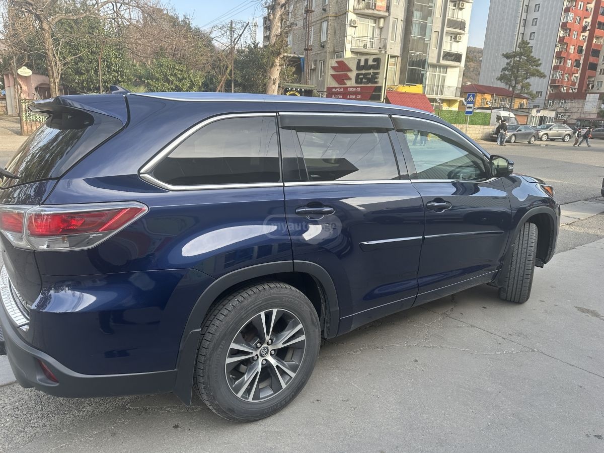 Toyota Highlander 2016 — photo 2