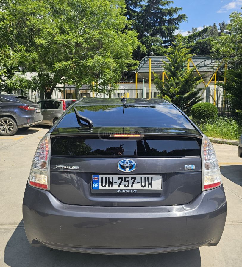 Toyota Prius 2010 — photo 2