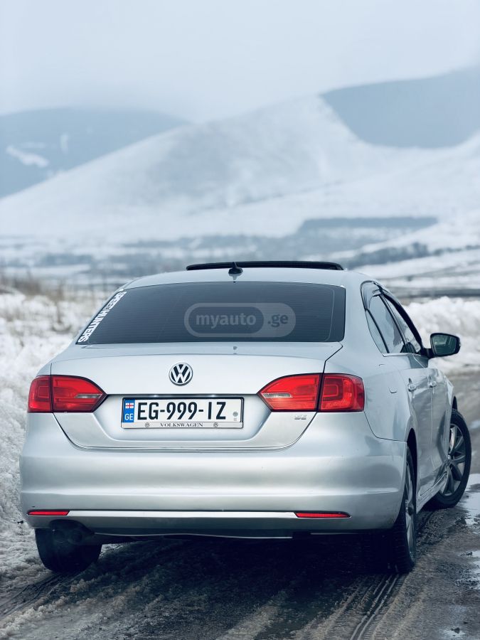 Volkswagen Jetta 2014 — photo 2