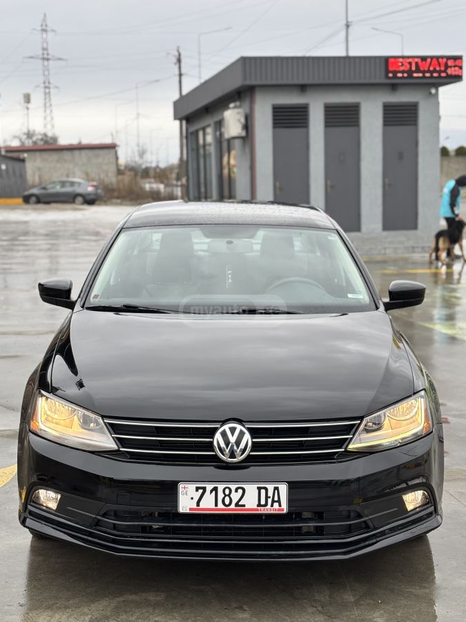 Volkswagen Jetta 2016 — photo 2
