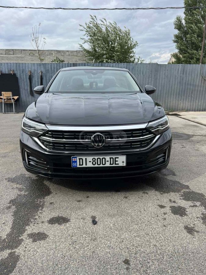 Volkswagen Jetta 2024 — photo 2