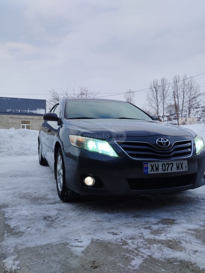 Toyota Camry 2010 — photo 2