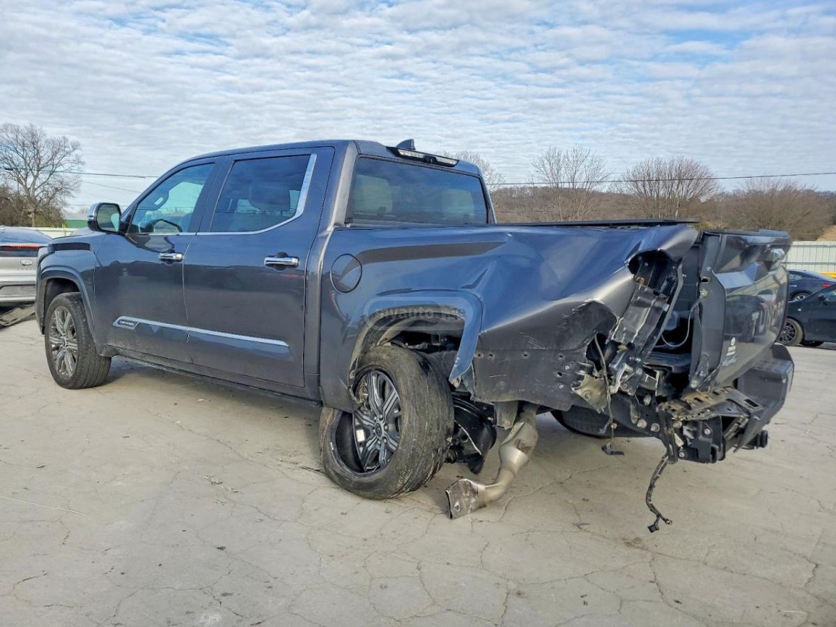 Toyota Tundra 2024 — photo 2