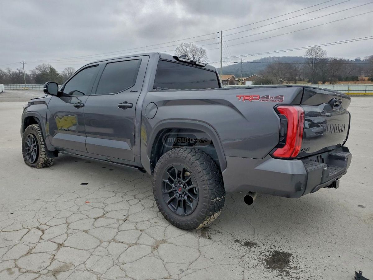 Toyota Tundra 2025 — photo 2
