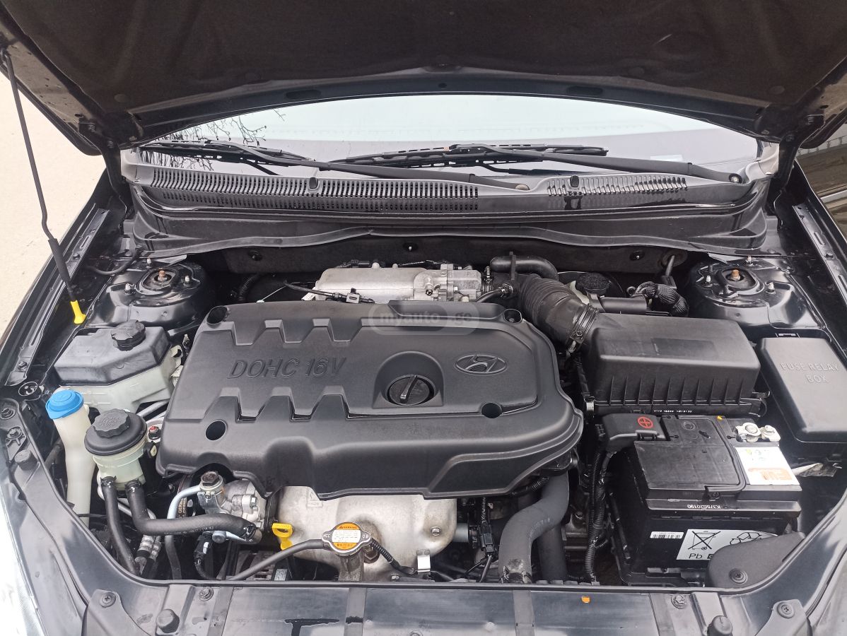 Hyundai Accent 2010 — photo 2