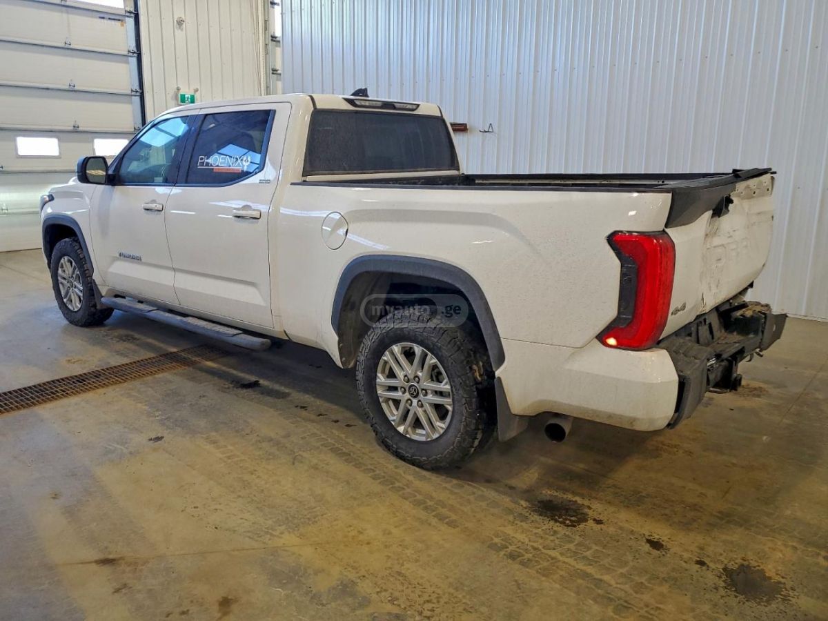 Toyota Tundra 2023 — photo 2