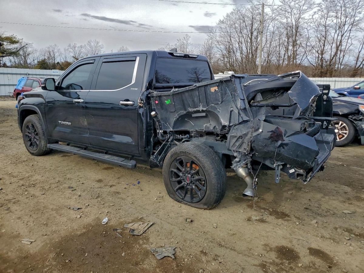 Toyota Tundra 2023 — photo 2