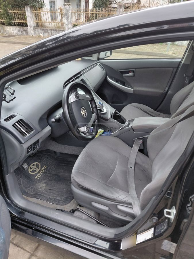 Toyota Prius 2011 — photo 2