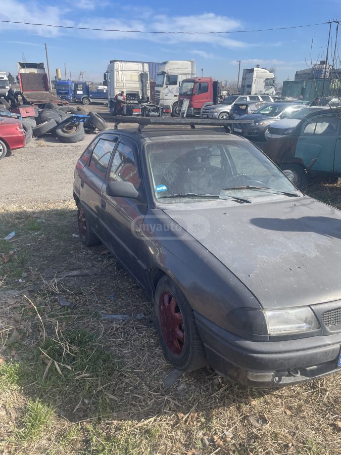 Opel Astra 1995 — photo 2