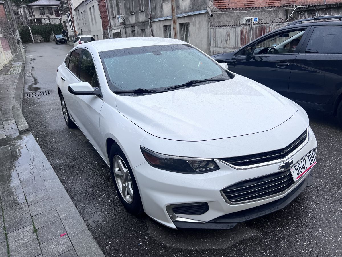 Chevrolet Malibu 2017 — photo 2