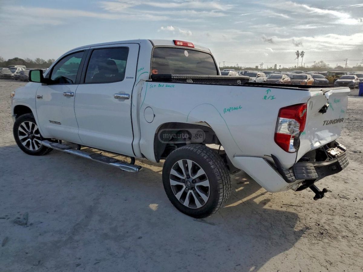 Toyota Tundra 2018 — photo 2