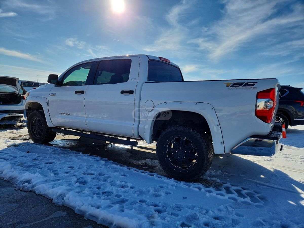 Toyota Tundra 2014 — photo 2