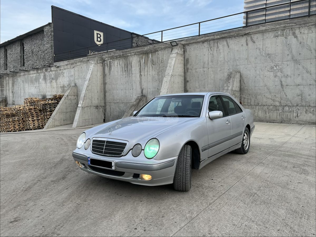 Mercedes-Benz E 270 2000 — photo 2