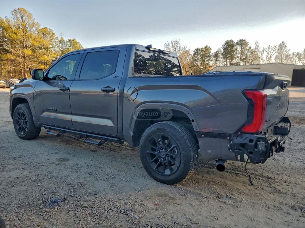 Toyota Tundra 2024 — photo 2