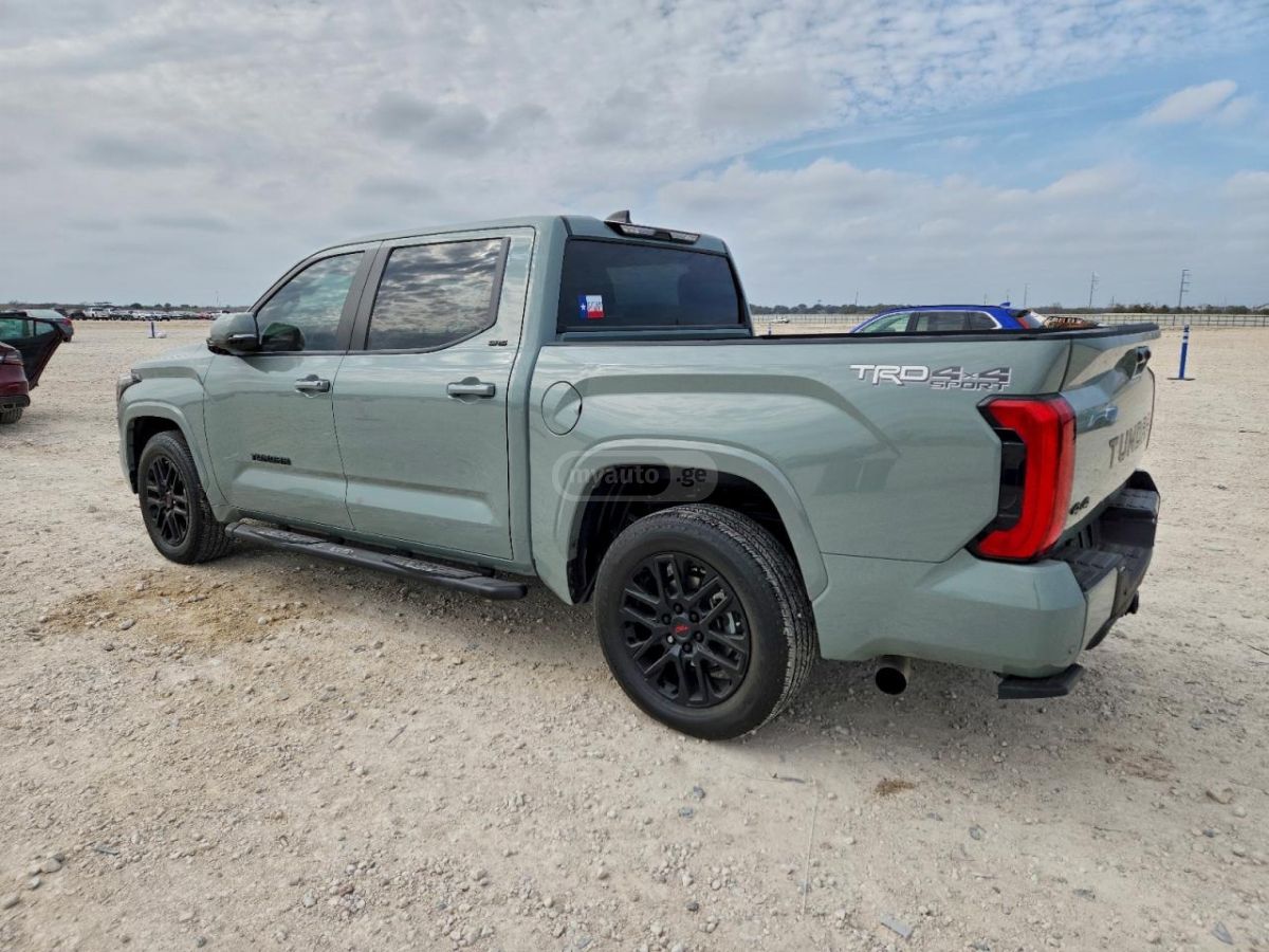 Toyota Tundra 2024 — photo 2