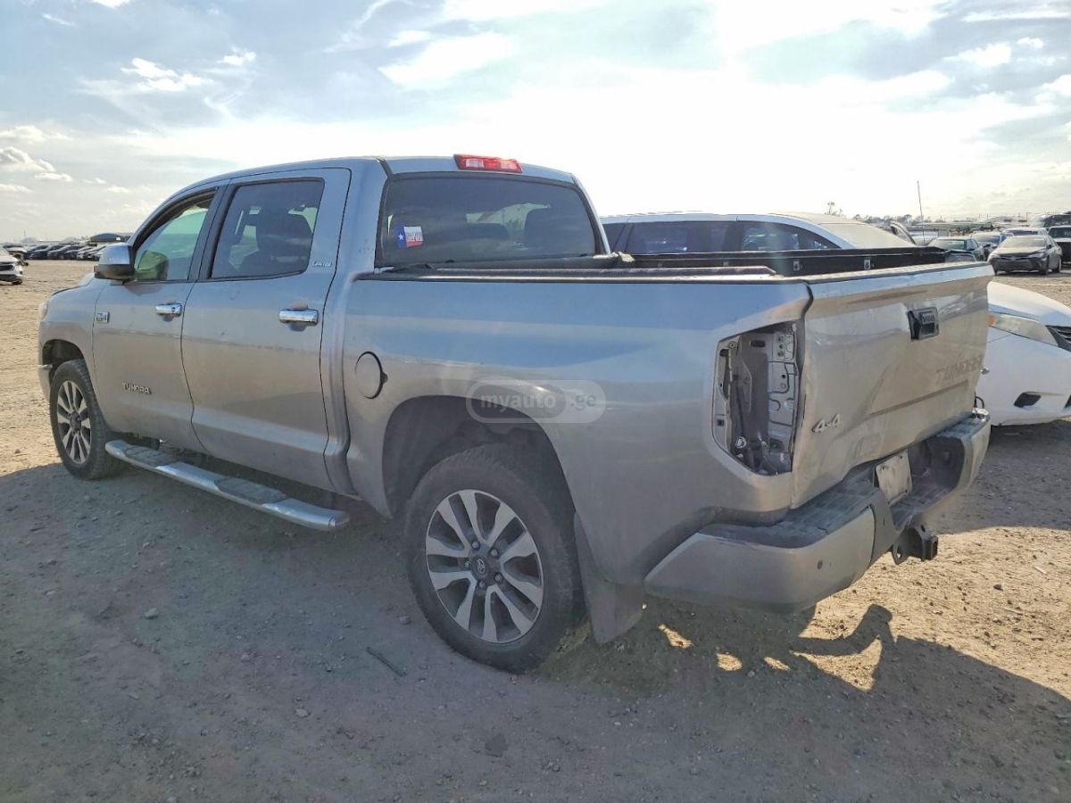 Toyota Tundra 2018 — photo 2