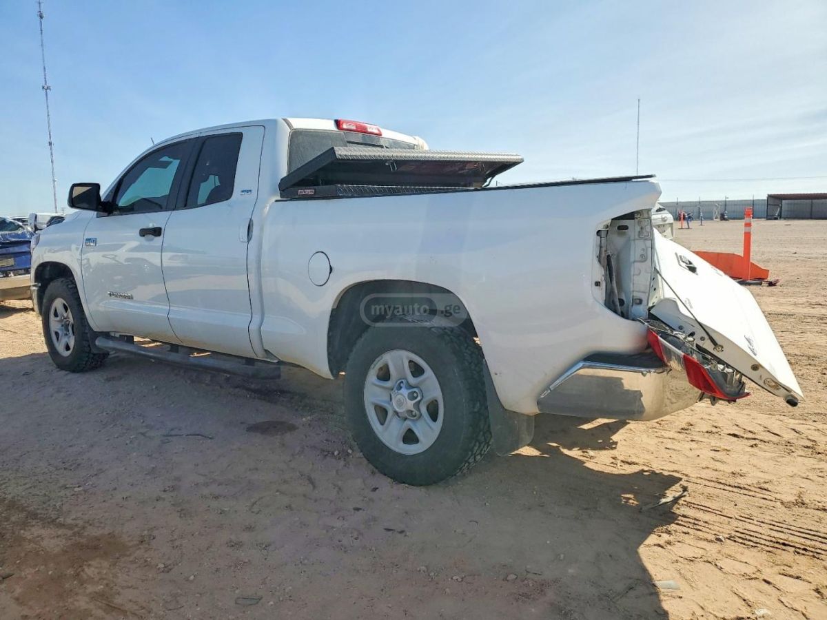 Toyota Tundra 2019 — photo 2
