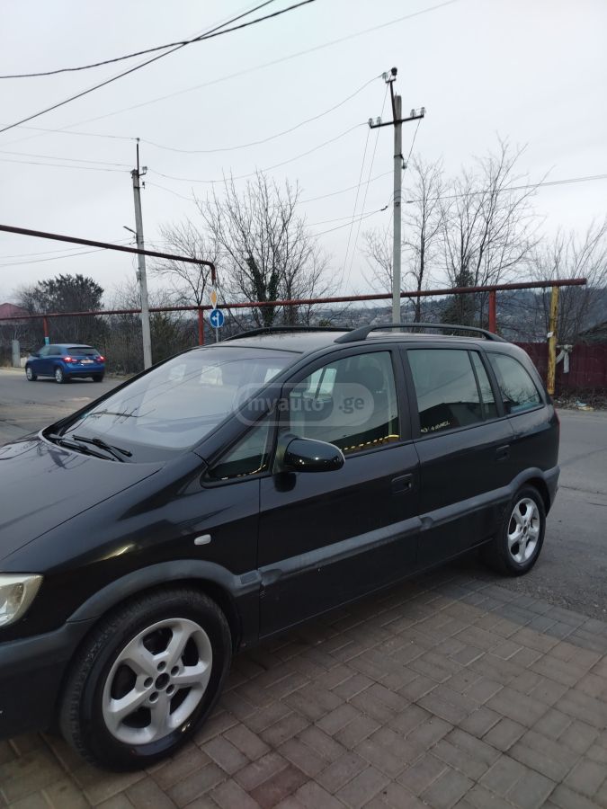 Opel Zafira 2003 — photo 2