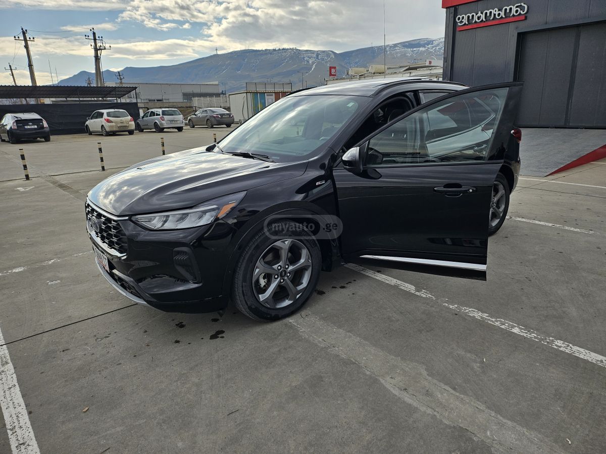 Ford Escape 2023 — photo 2