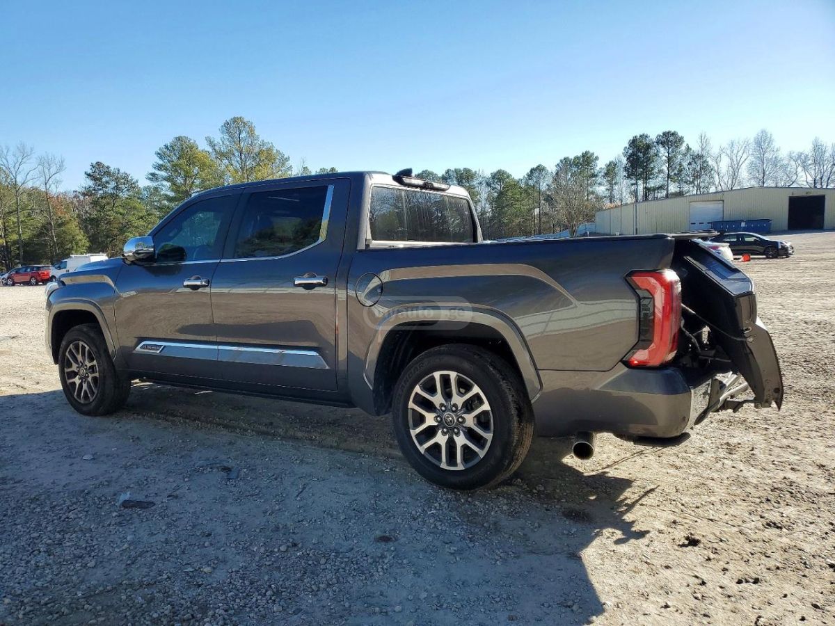 Toyota Tundra 2024 — photo 2