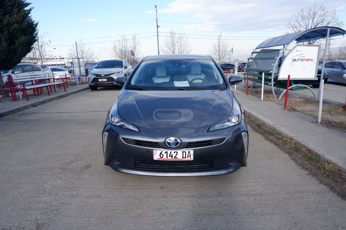 Toyota Prius 2019 — photo 2