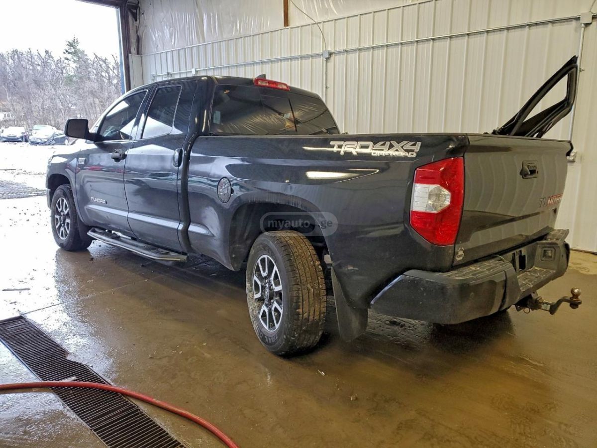 Toyota Tundra 2020 — photo 2