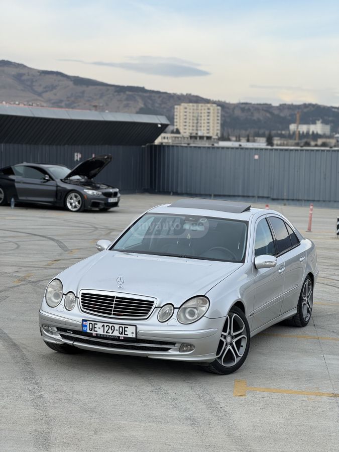 Mercedes-Benz E 320 2002 — photo 2