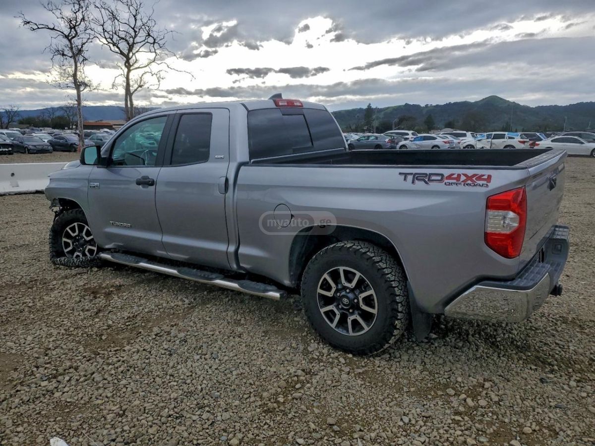Toyota Tundra 2021 — photo 2