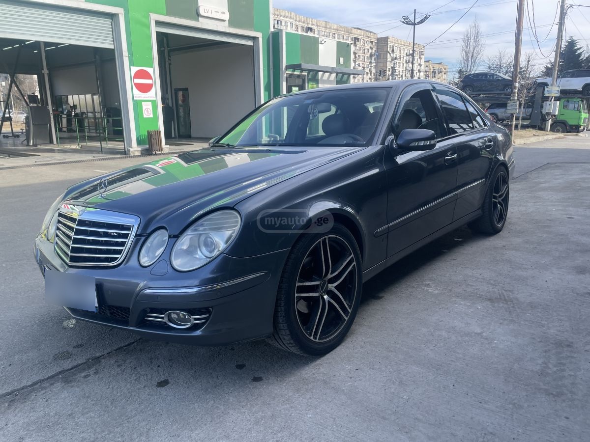 Mercedes-Benz E 300 2006 — photo 2