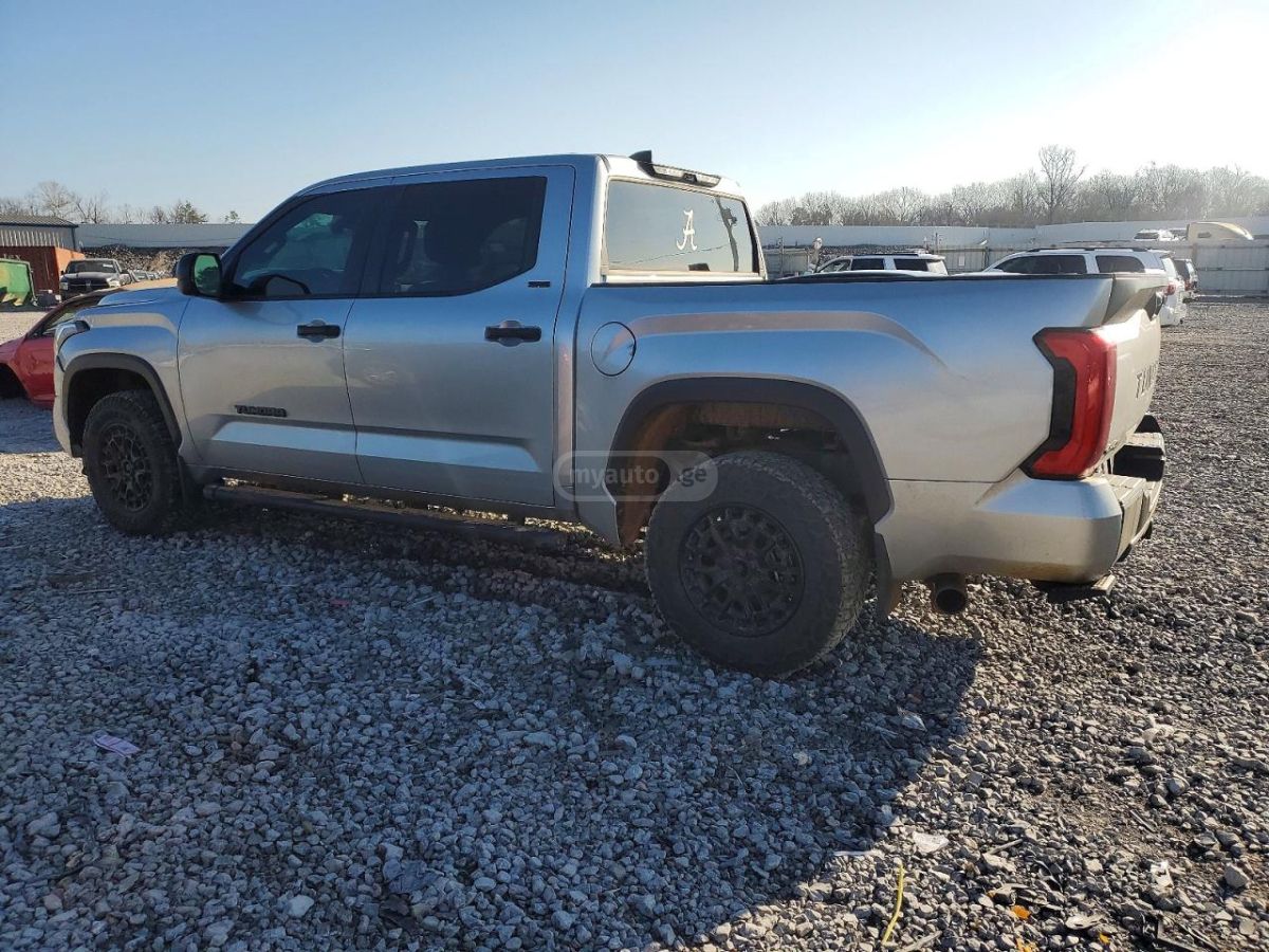 Toyota Tundra 2025 — photo 2