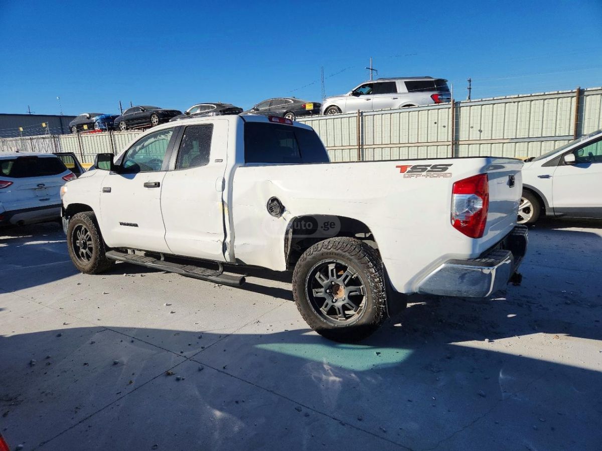 Toyota Tundra 2017 — photo 2