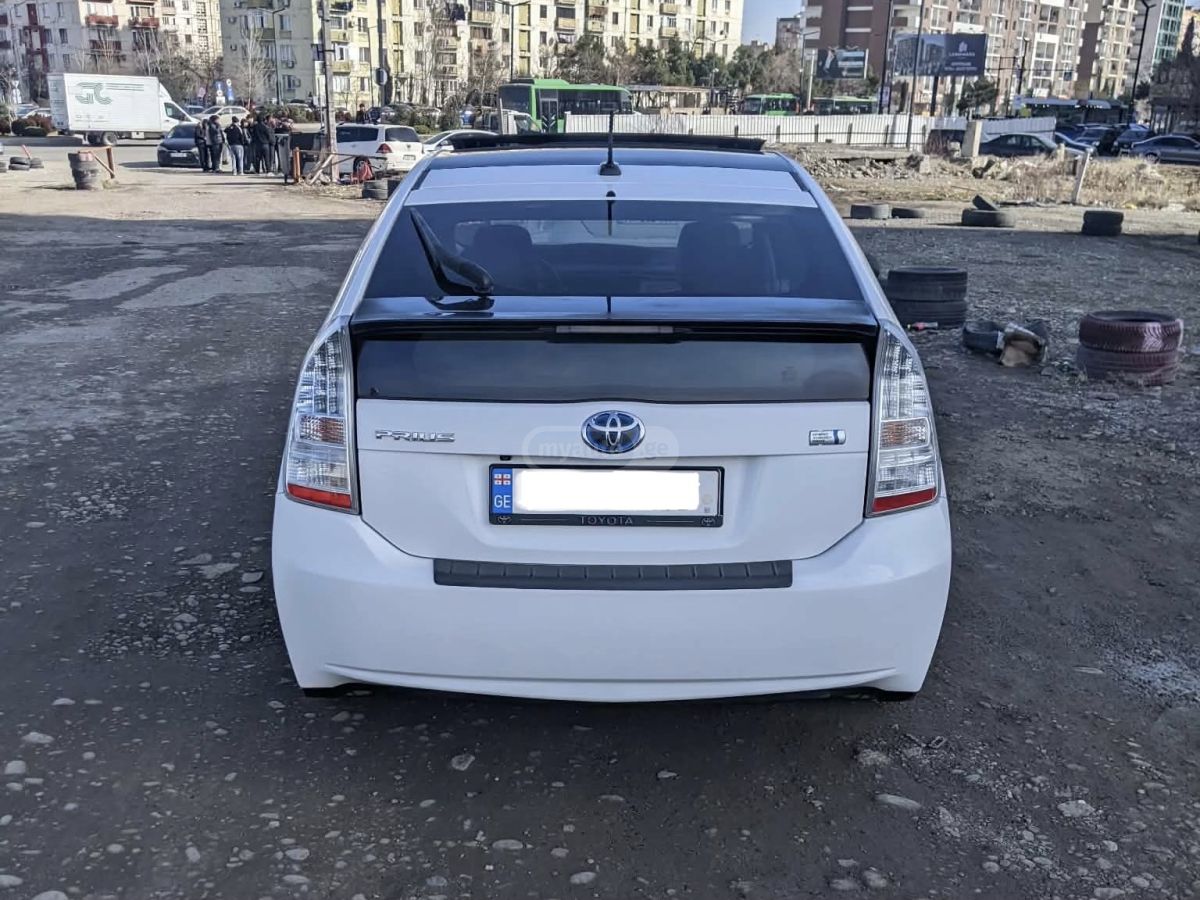 Toyota Prius 2011 — photo 2