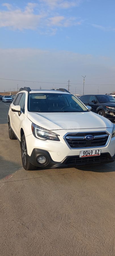 Subaru Outback 2018 — photo 2