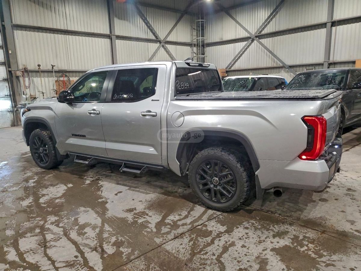 Toyota Tundra 2024 — photo 2