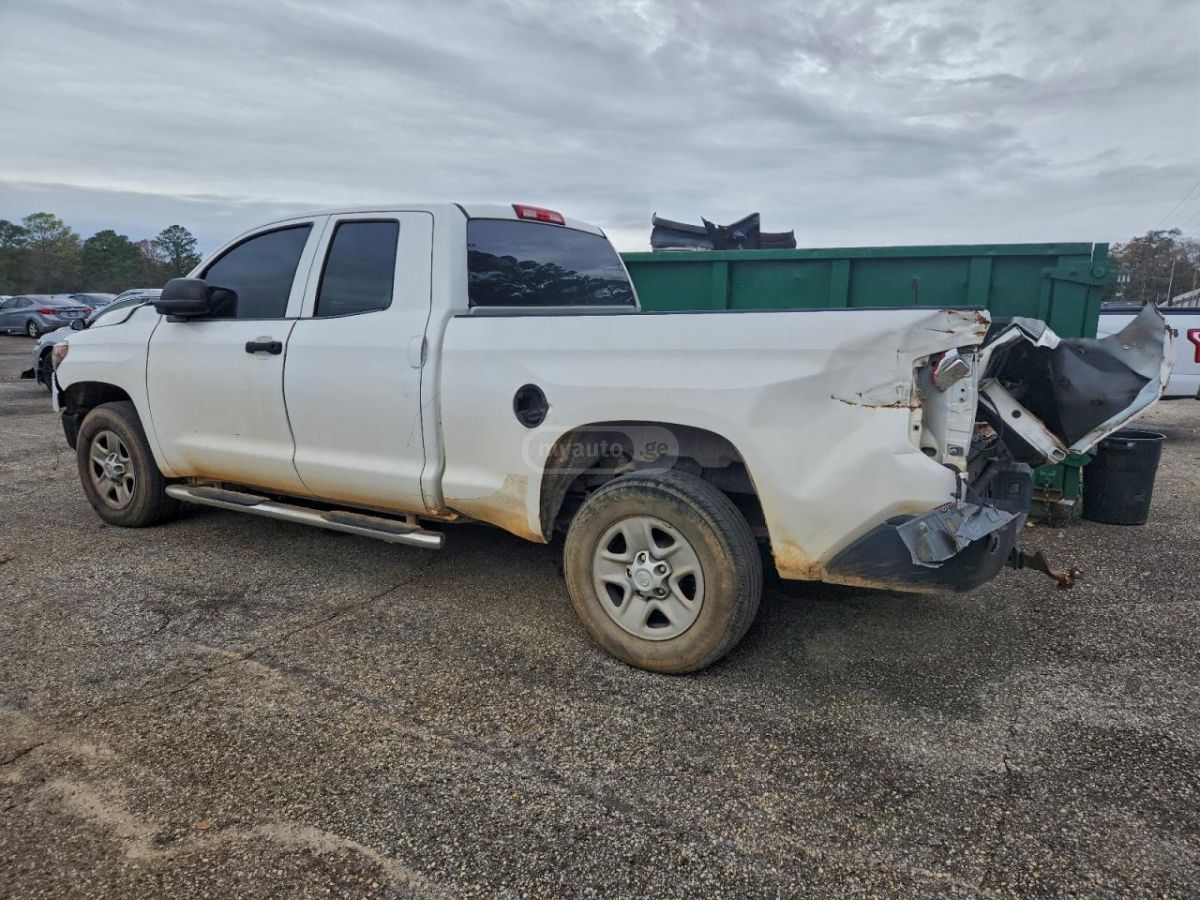 Toyota Tundra 2018 — photo 2