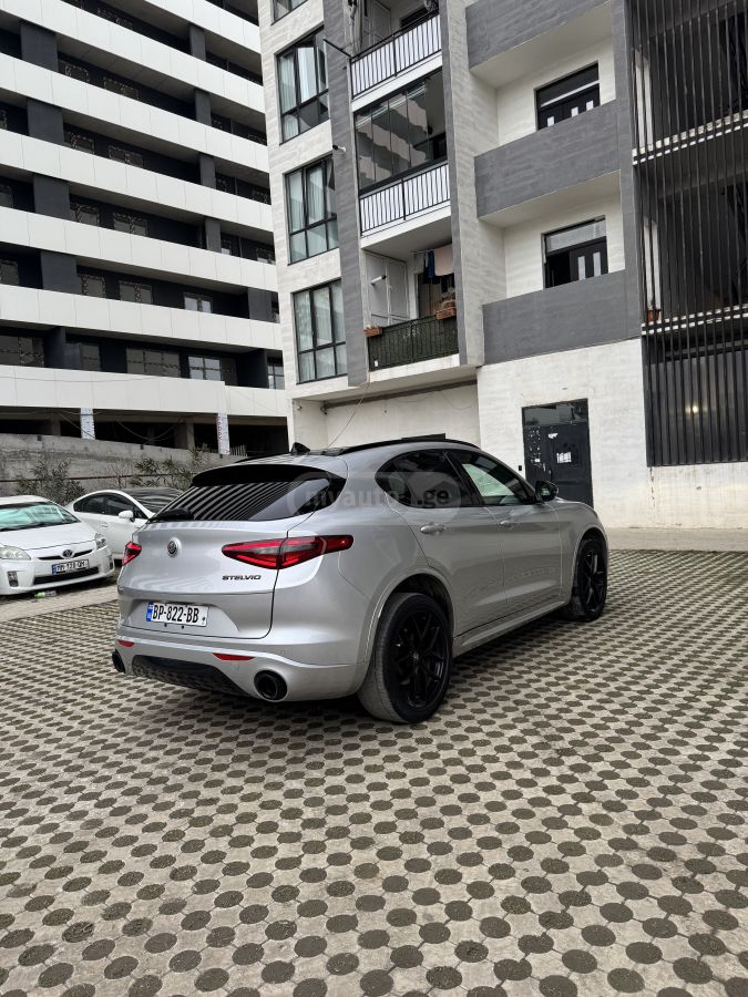 Alfa Romeo Stelvio 2020 — photo 2