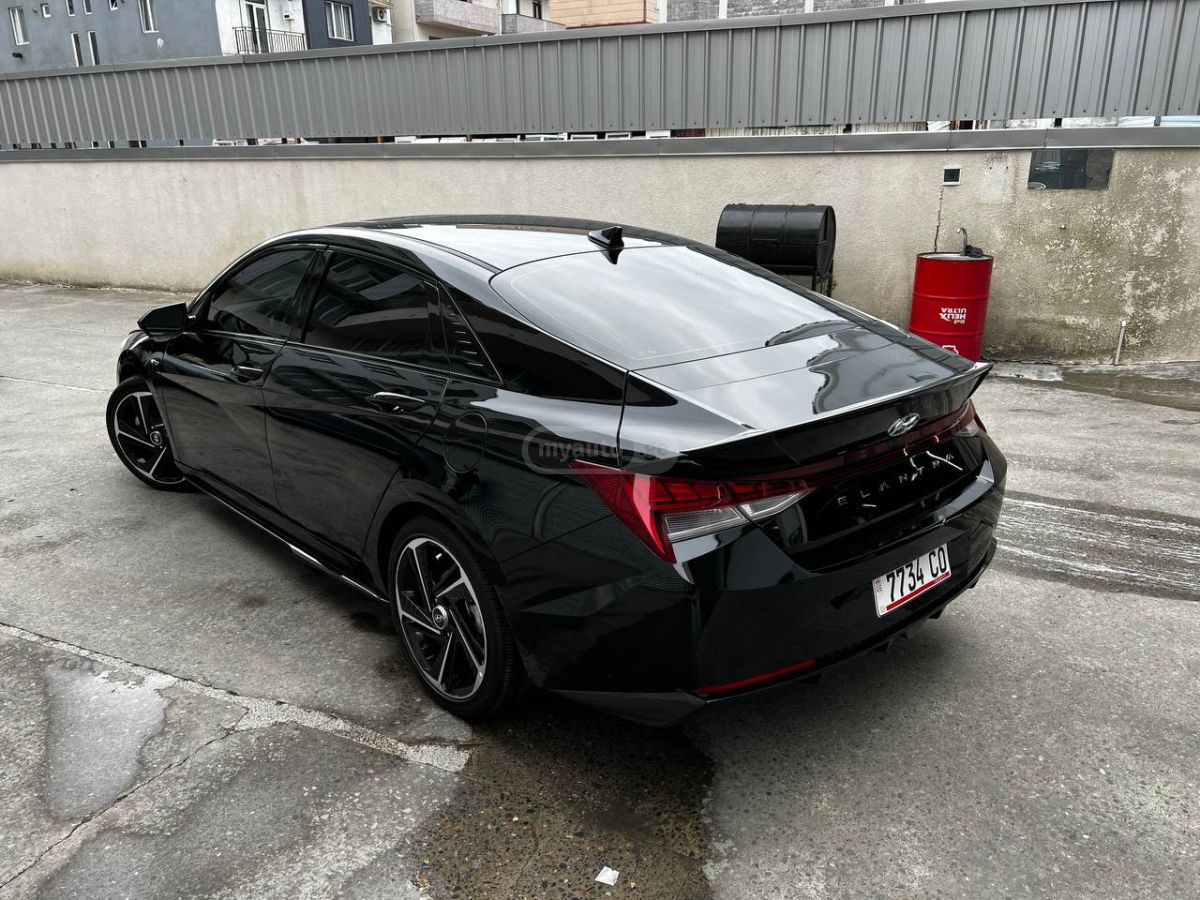 Hyundai Elantra 2023 — photo 2