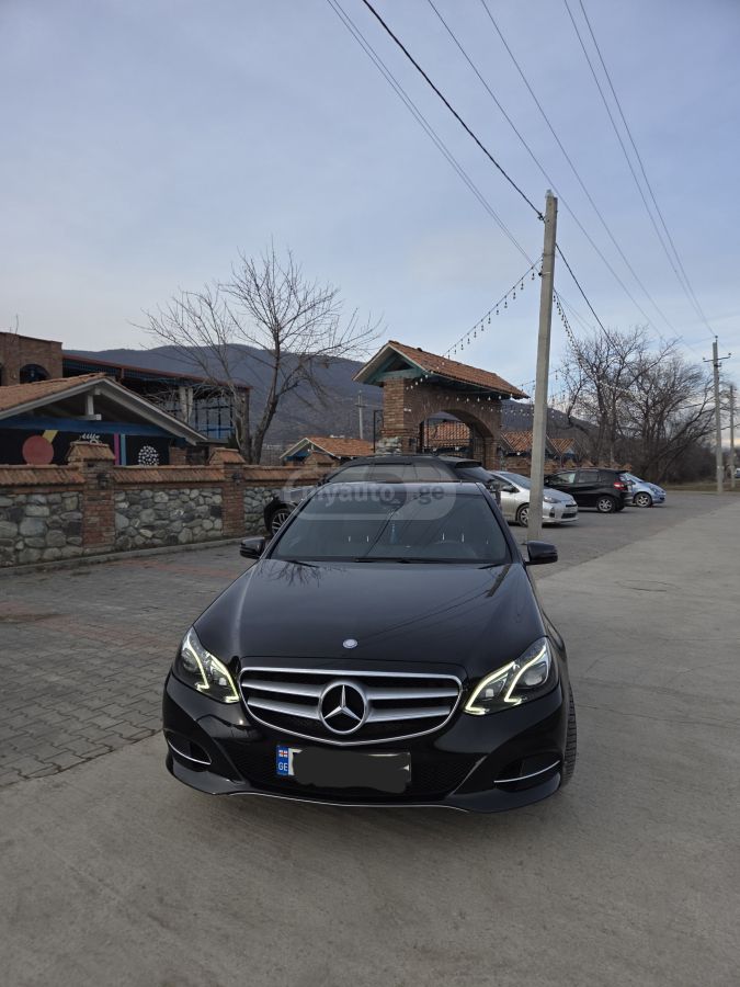 Mercedes-Benz E 212 2014 — photo 2